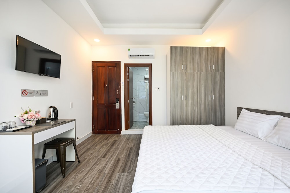Yoko Airport Saigon Hotel 28/65
