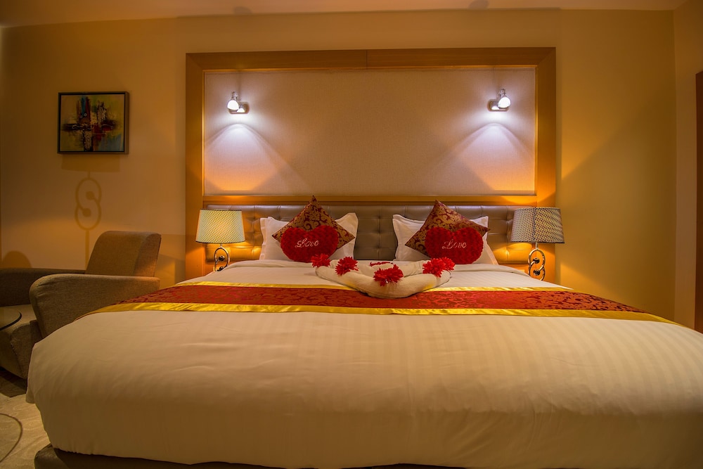 Golden Tulip Westlands Nairobi 14/75