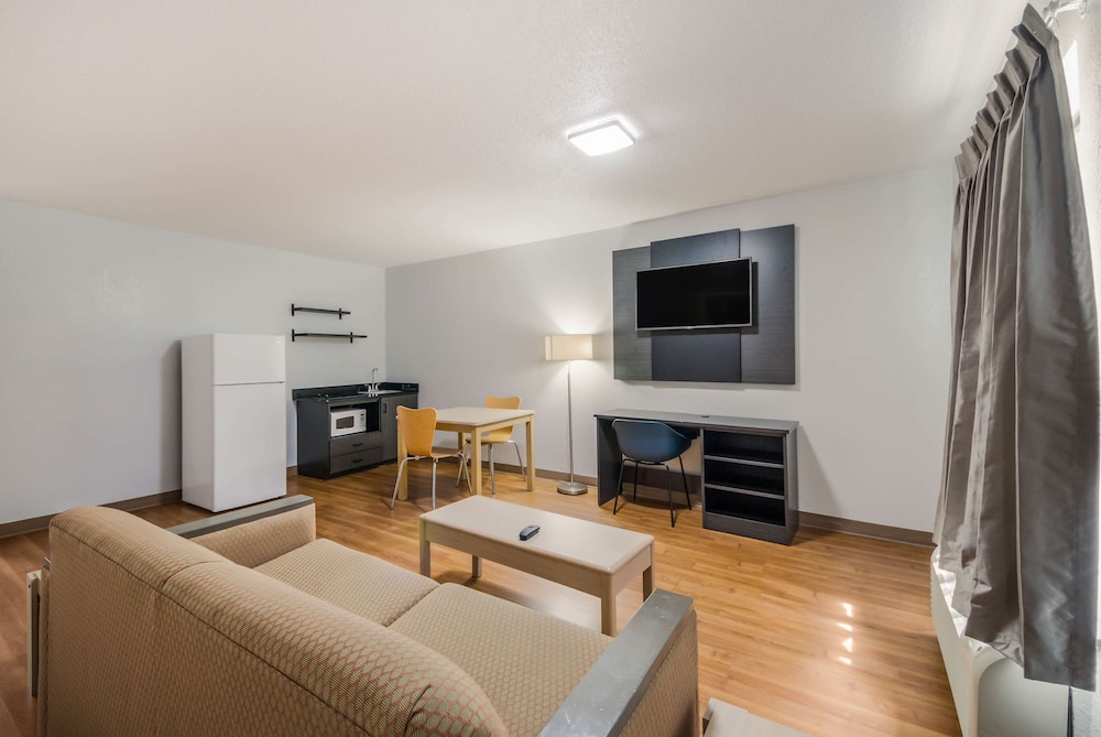 Studio6 Laredo, TX - North I 35 35/47