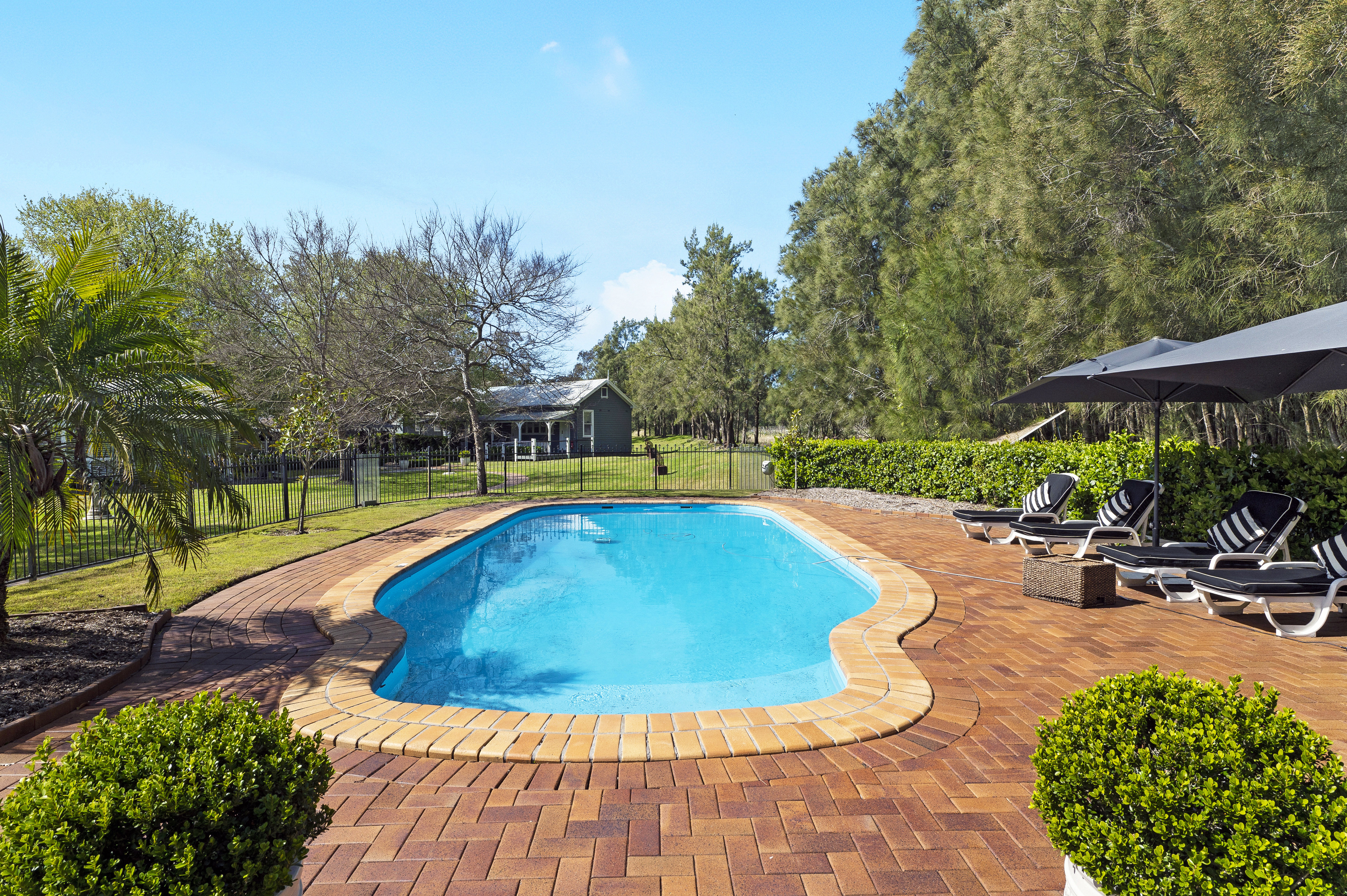 THE CONVENT HUNTER VALLEY 58/62