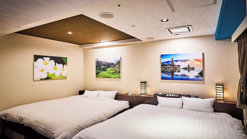 Casual, King Bed, 2 King Beds
