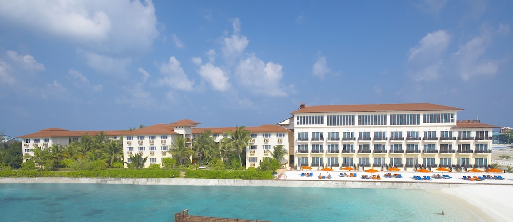 HULHULE ISLAND HOTEL 5/55