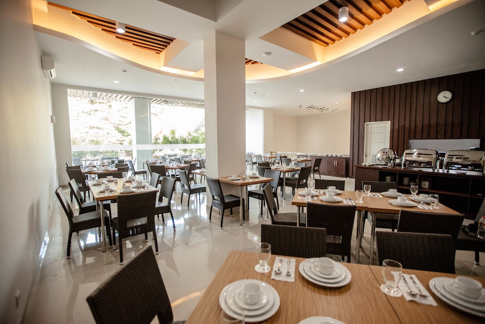 Whiz Prime Hotel Sudirman Makassar 19/35