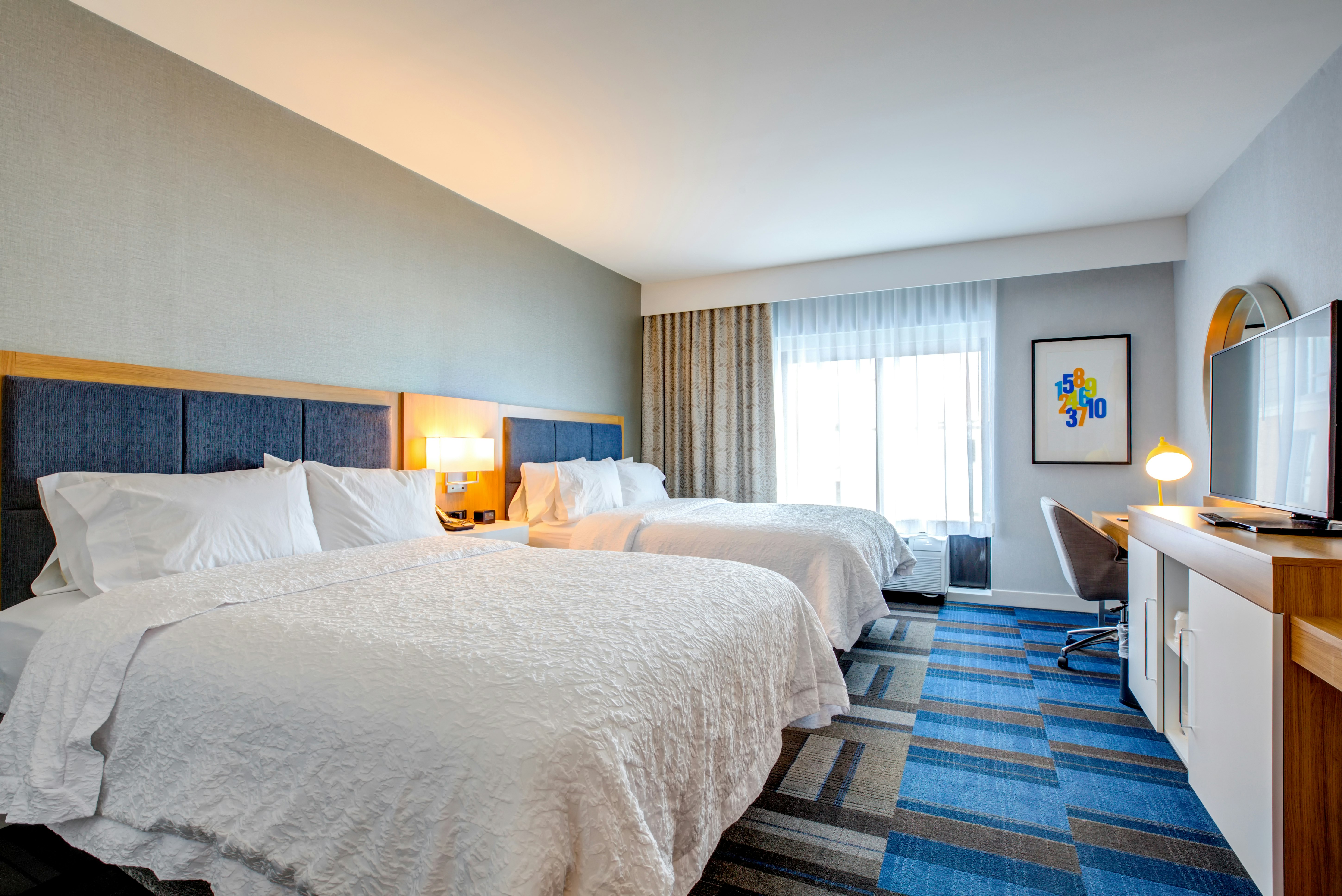 Hampton Inn & Suites Boston/Waltham 5/28