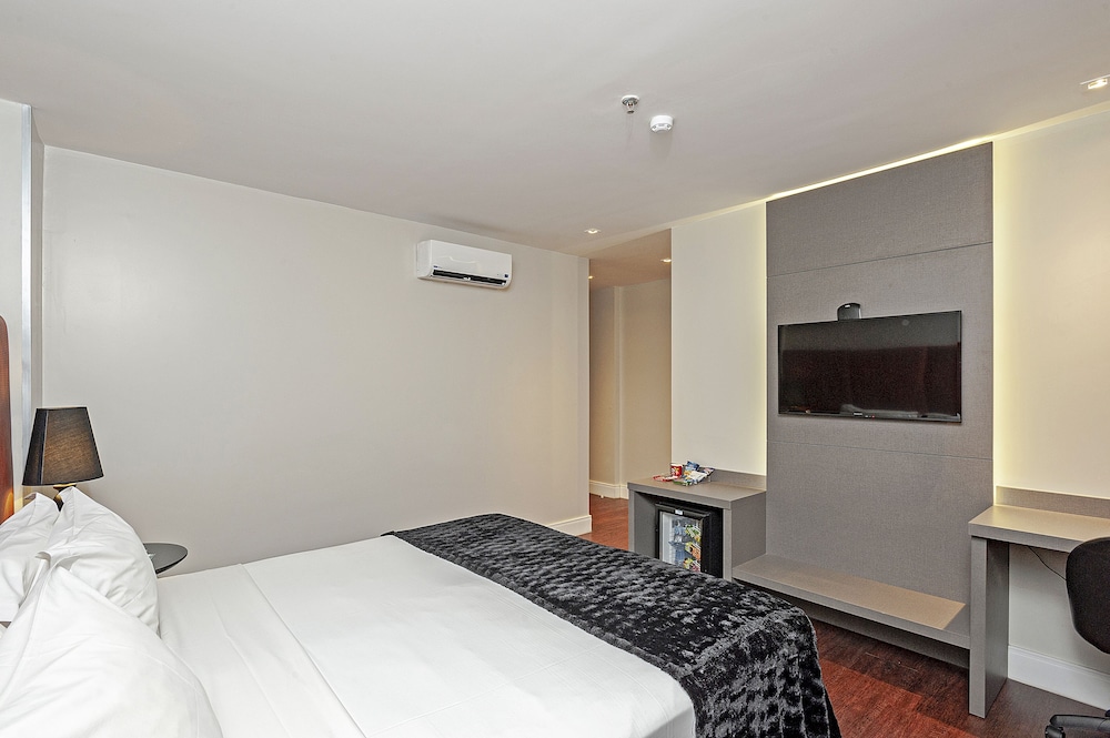 DELUXE, DOUBLE BED
