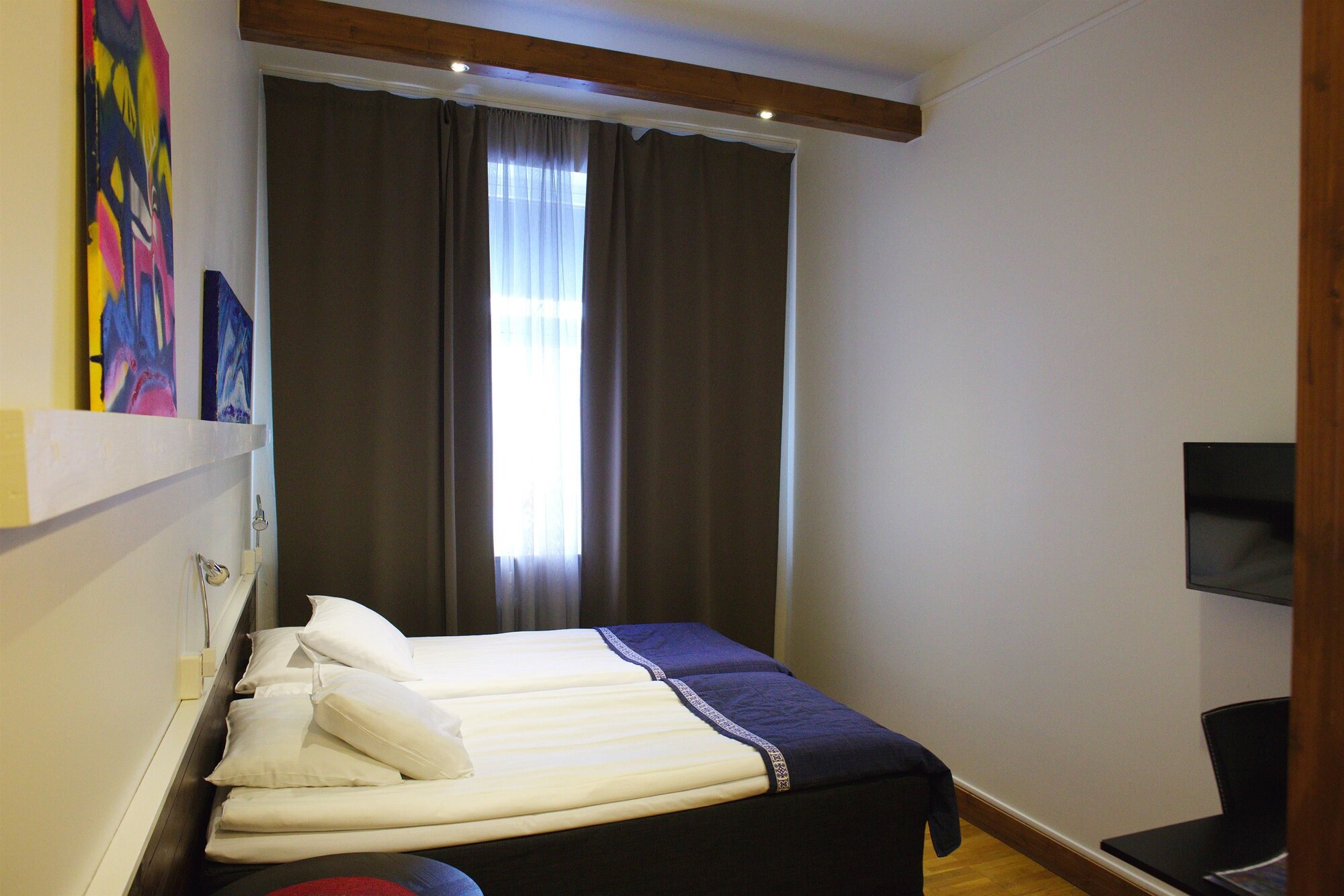 Room, Queen Bed
