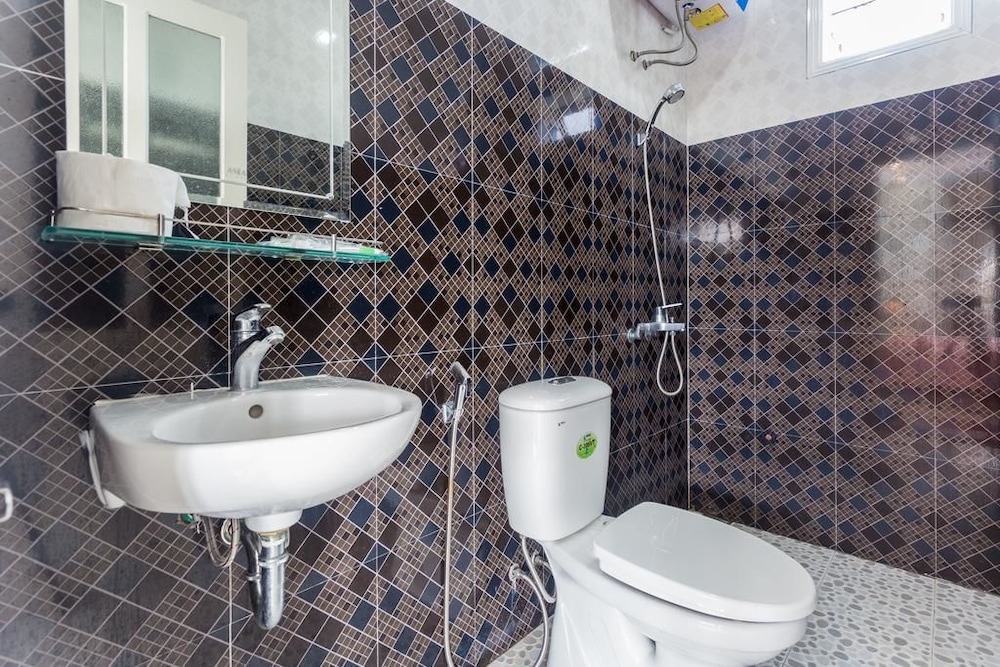 Quynh Long Homestay 47/48