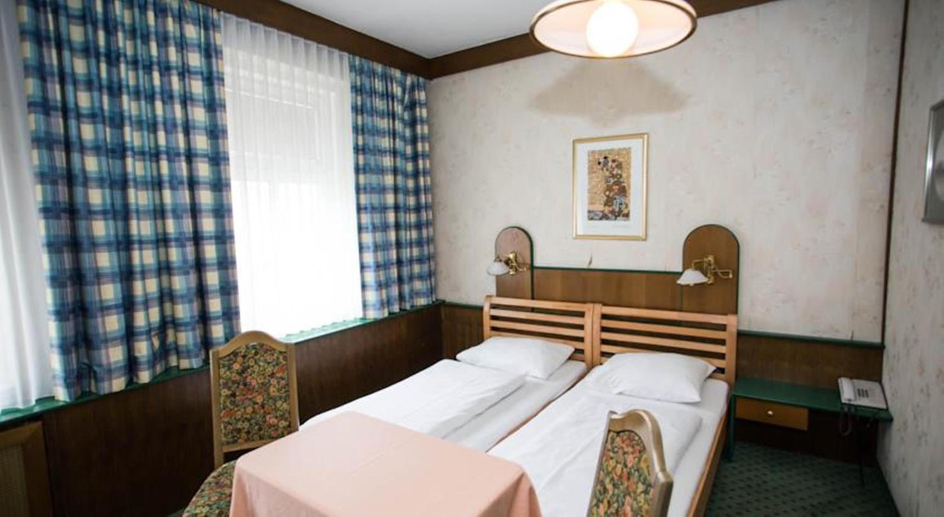 Hadrigan Hotel 23/69