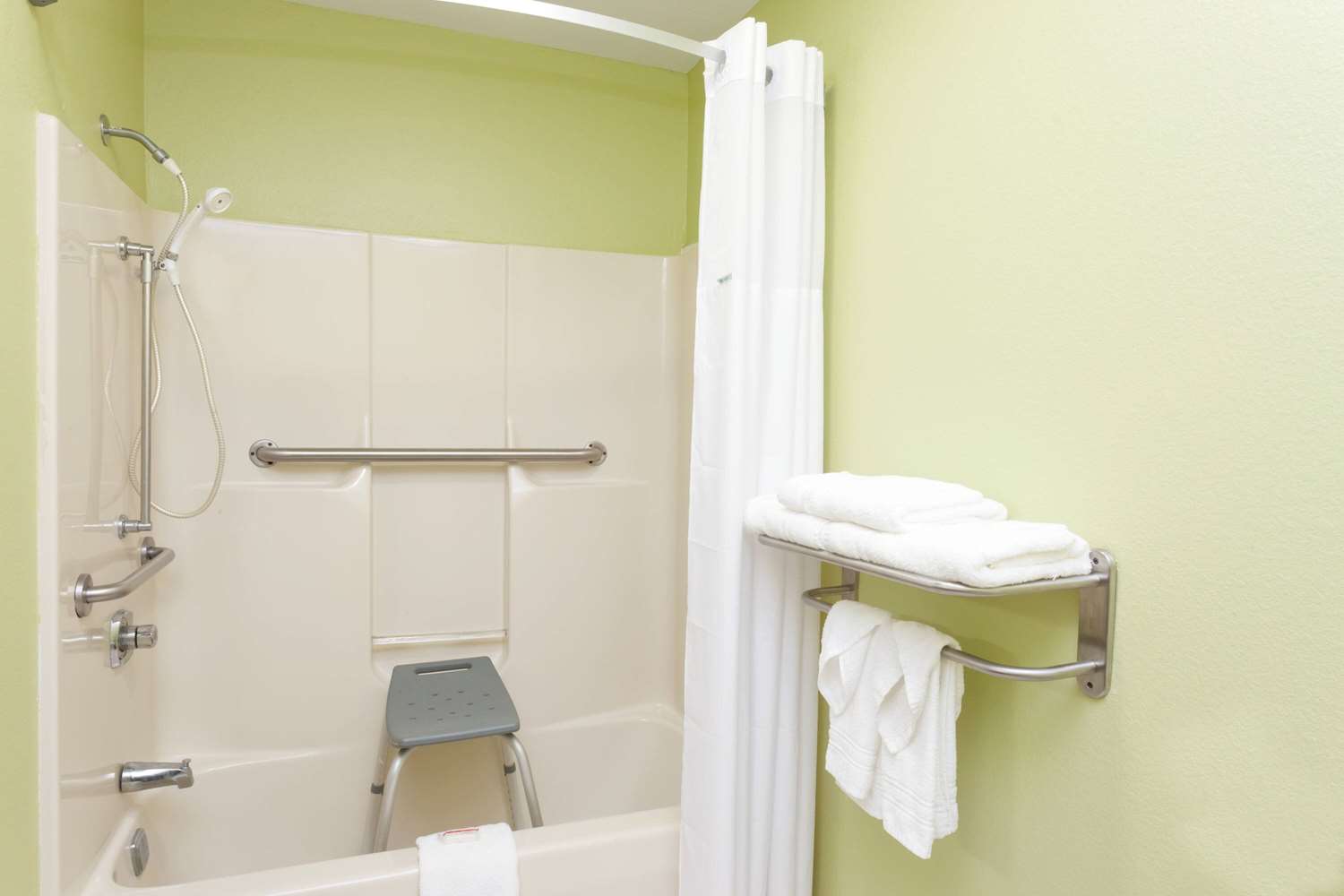 Days Inn By Wyndham Springfield 7/7