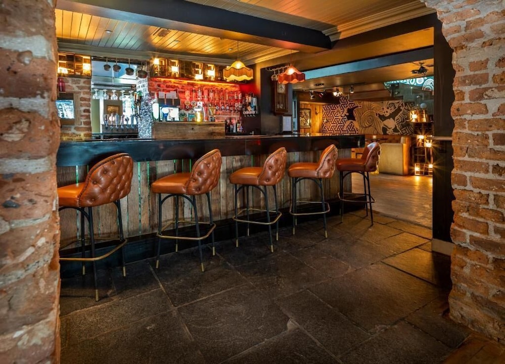 Treacys Hotel Enniscorthy 45/63