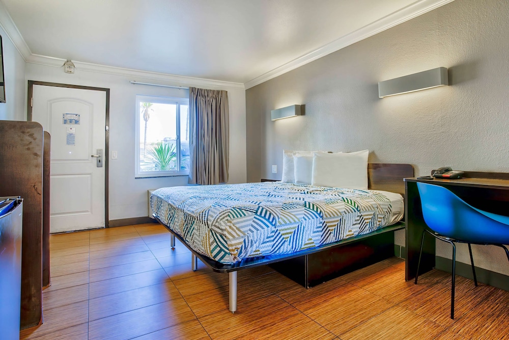 Motel6 Menifee, CA 41/71