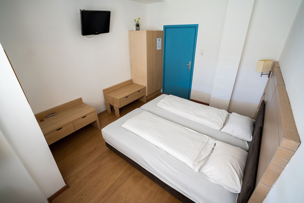 Absolut City Hostel Budapest 12/50