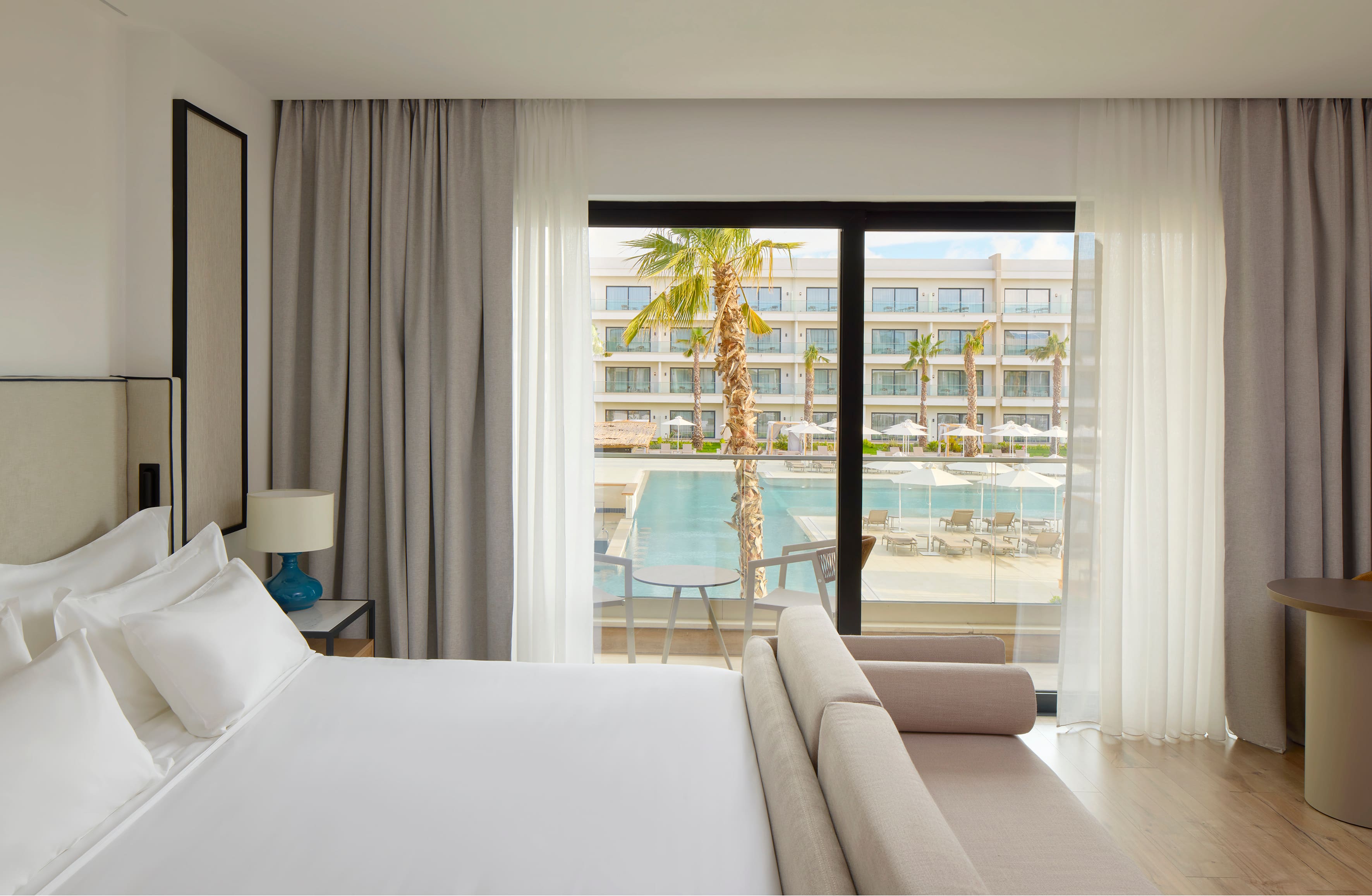 The Level, Private Garden, Private Infinity Pool