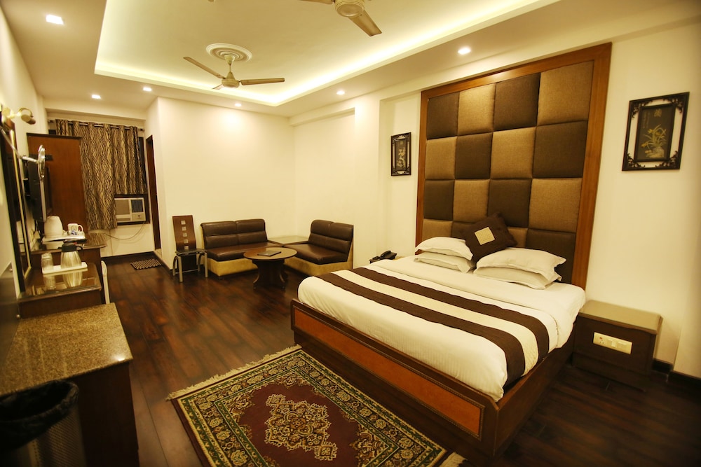 Hotel Parkway Deluxe 18/28