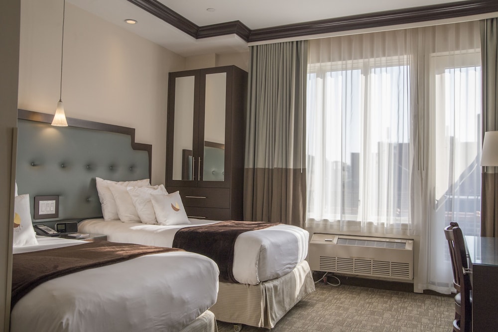 Condor Hotel by LuxUrban, Trademark Collection 10/50