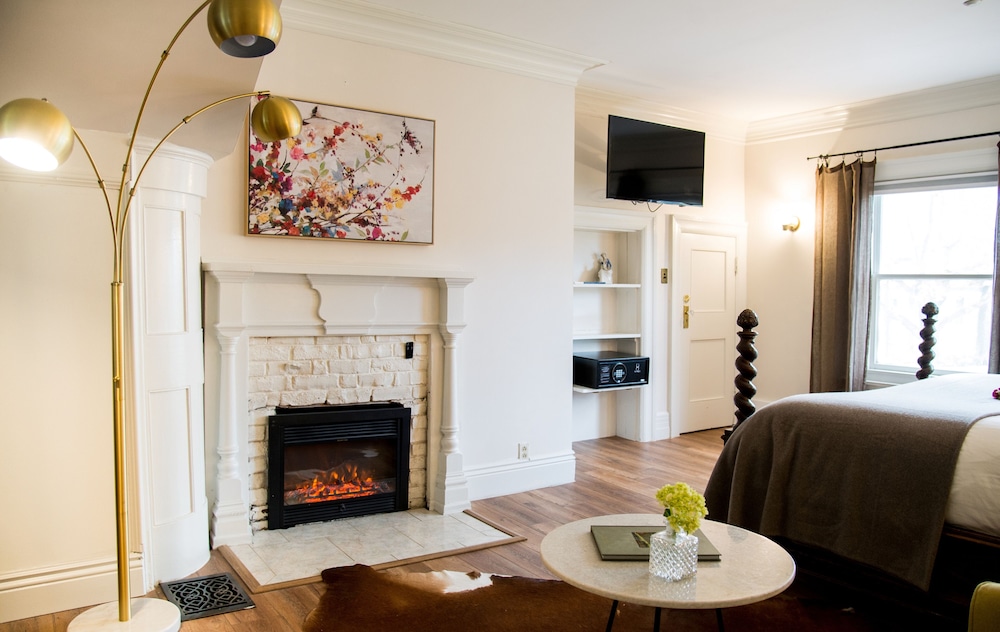 Cedar Gables Inn 43/68