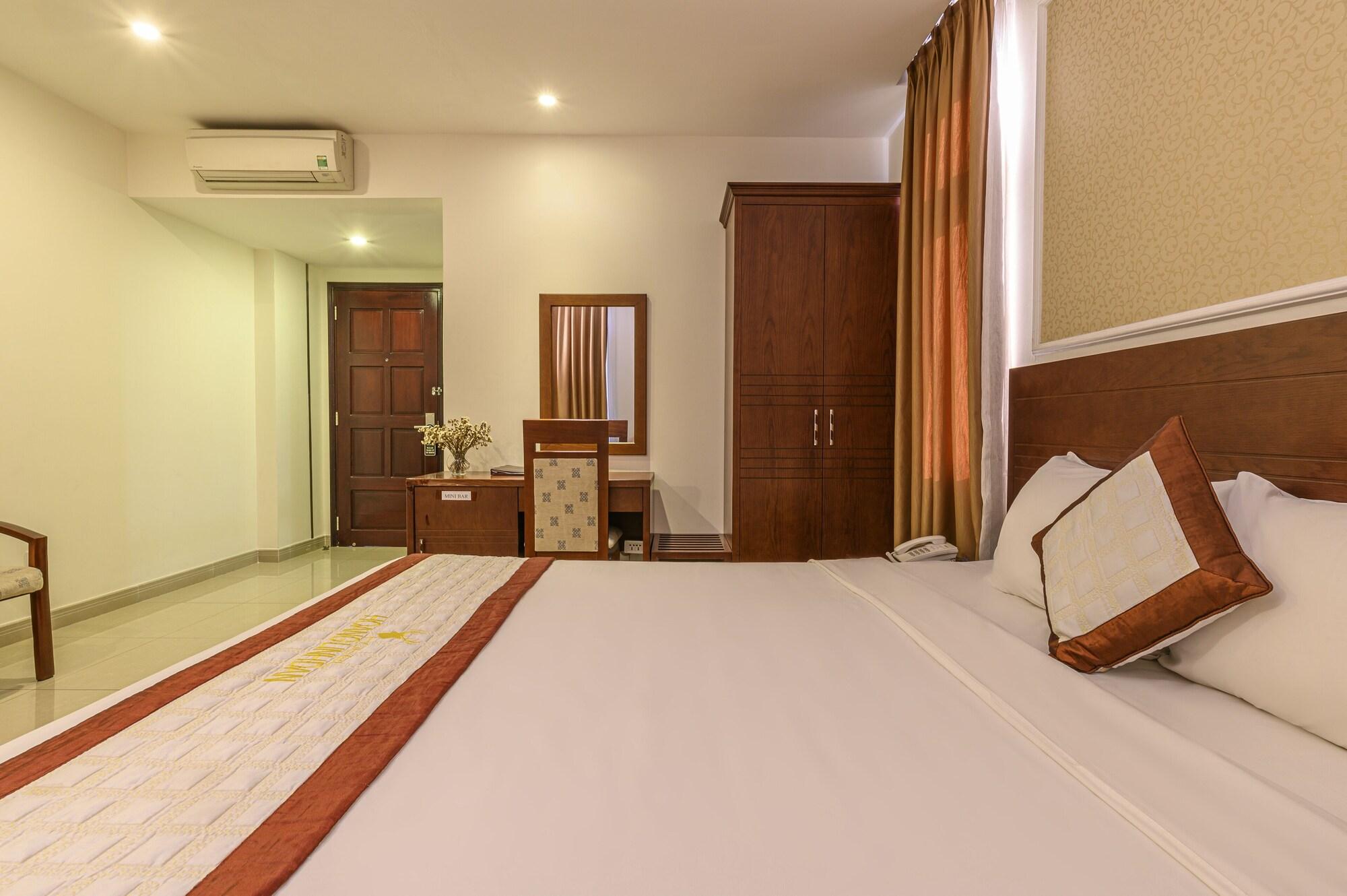 Lychee Hotel 18/40