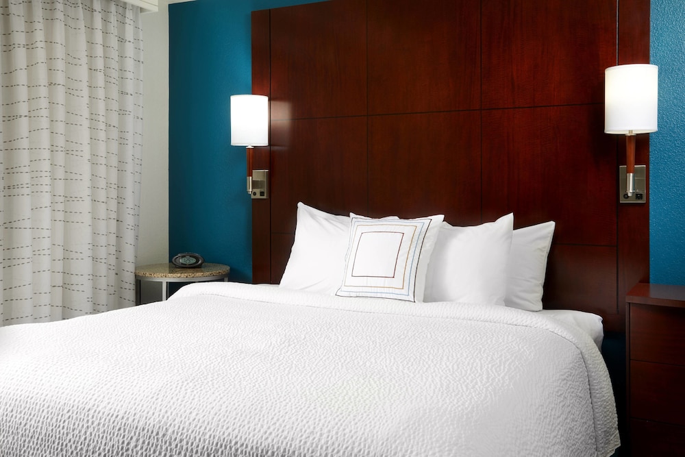 Residence Inn by Marriott San Antonio Six Flags at The Rim 8/25