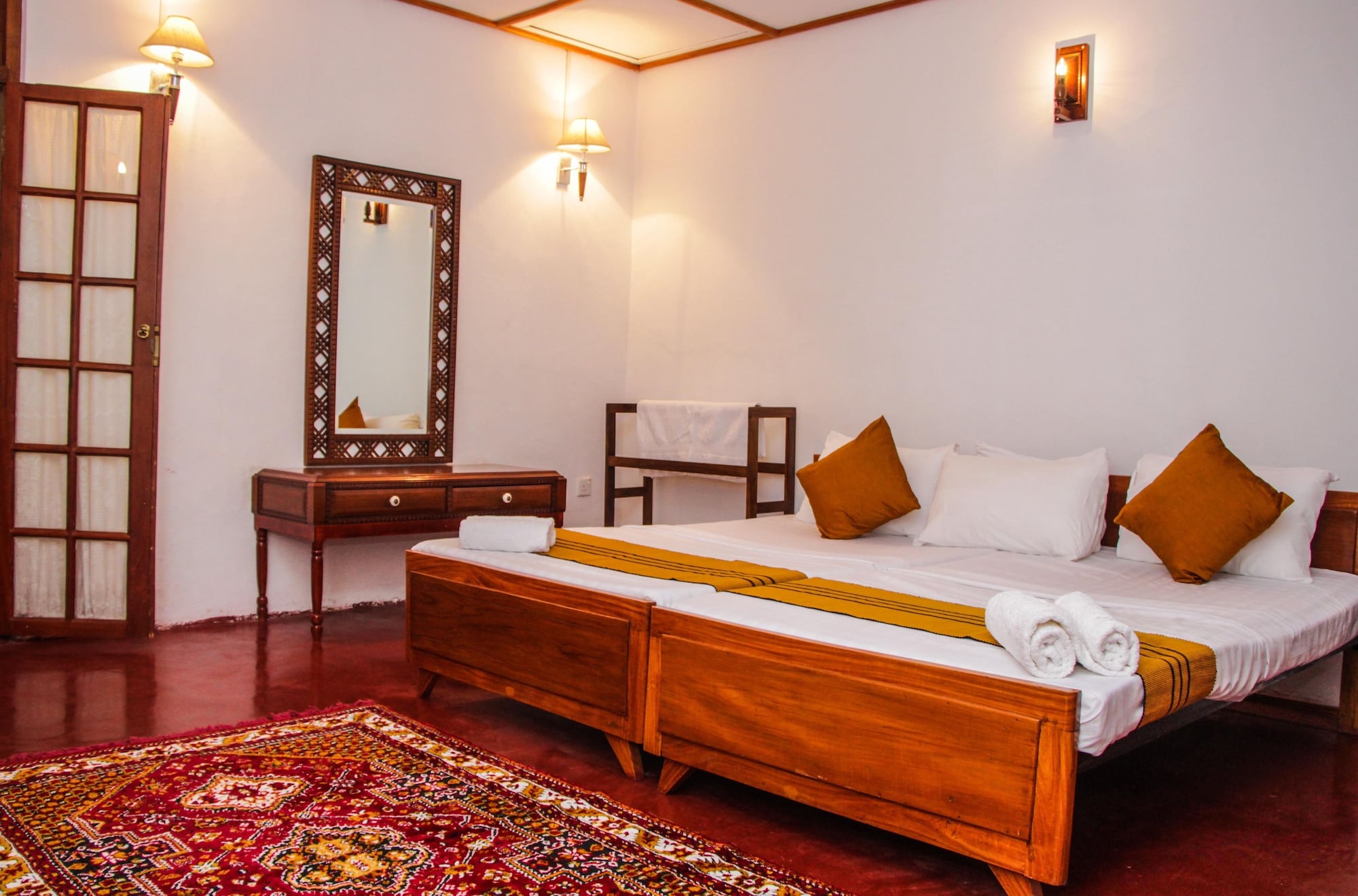 ROOM, DOUBLE OR TWIN BED, MOUNTAIN SIDE, VALLEY VIEW