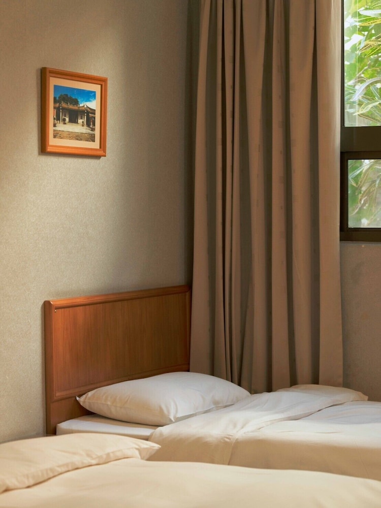 KinSa Holiday Hotel 5/19