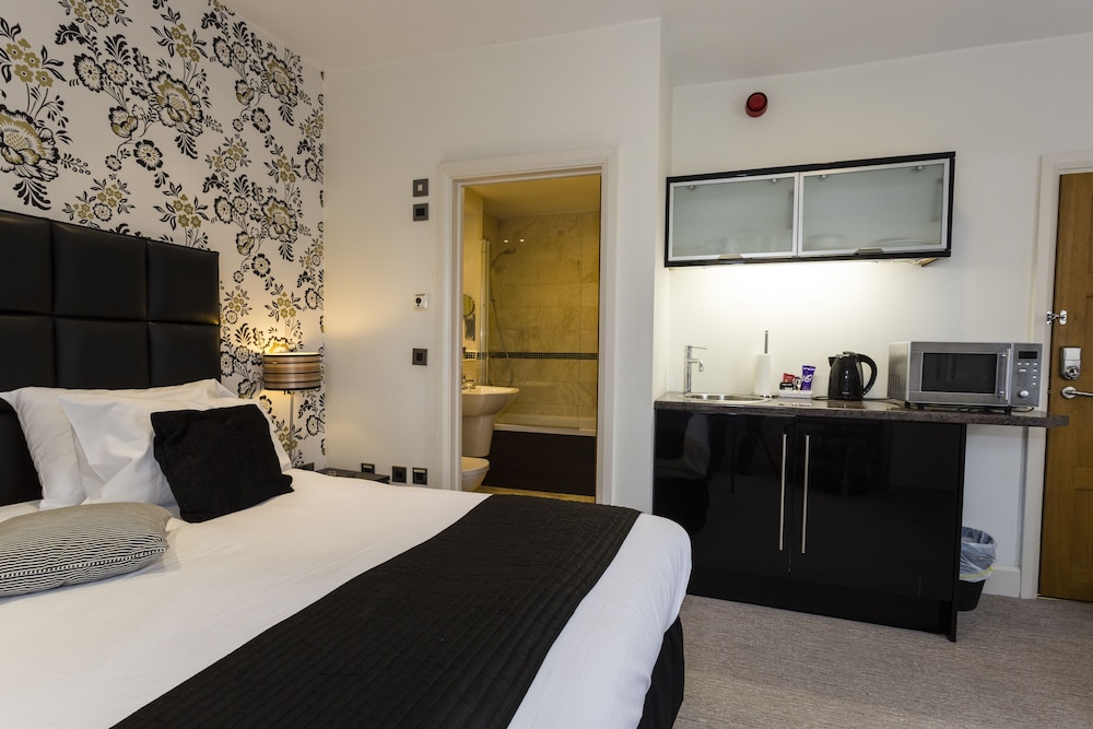 DELUXE, DOUBLE BED