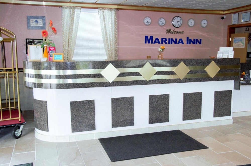 Marina Inn 7/44