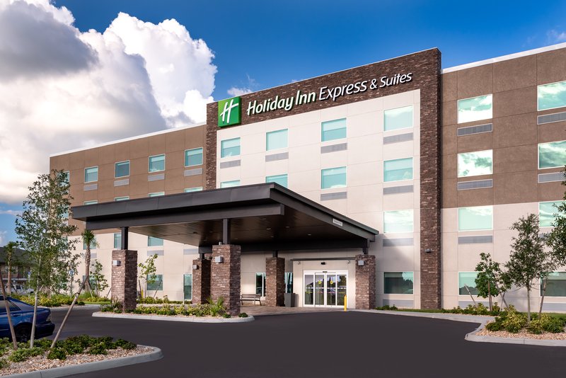 Holiday Inn Express & Suites Punta Gorda 4/45