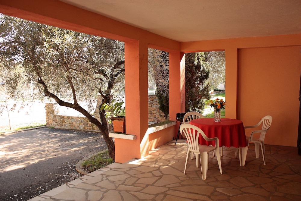 Chambres Dhotes Le Clos Des Oliviers 25/50
