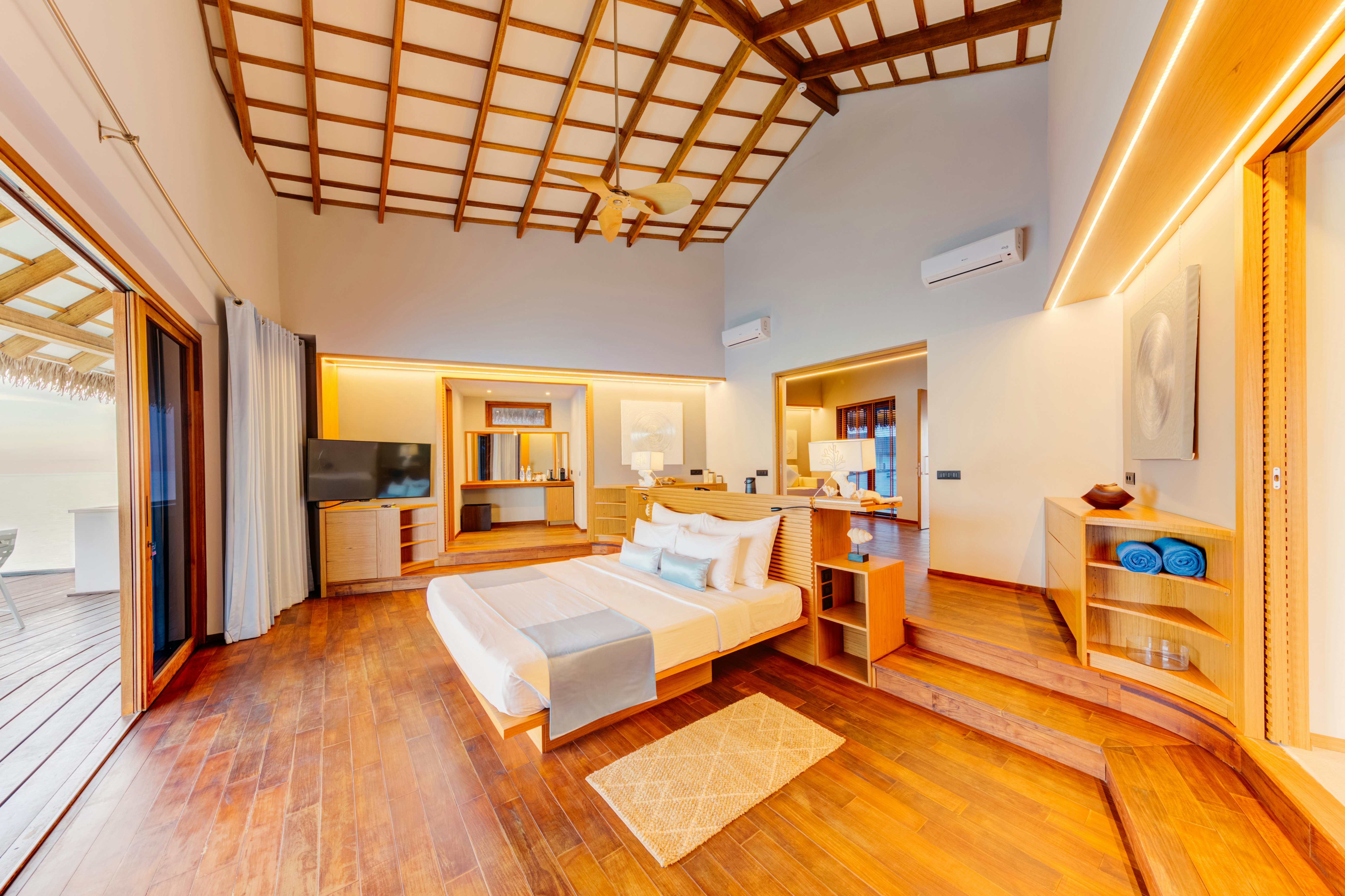 Water, Suite, with Pool