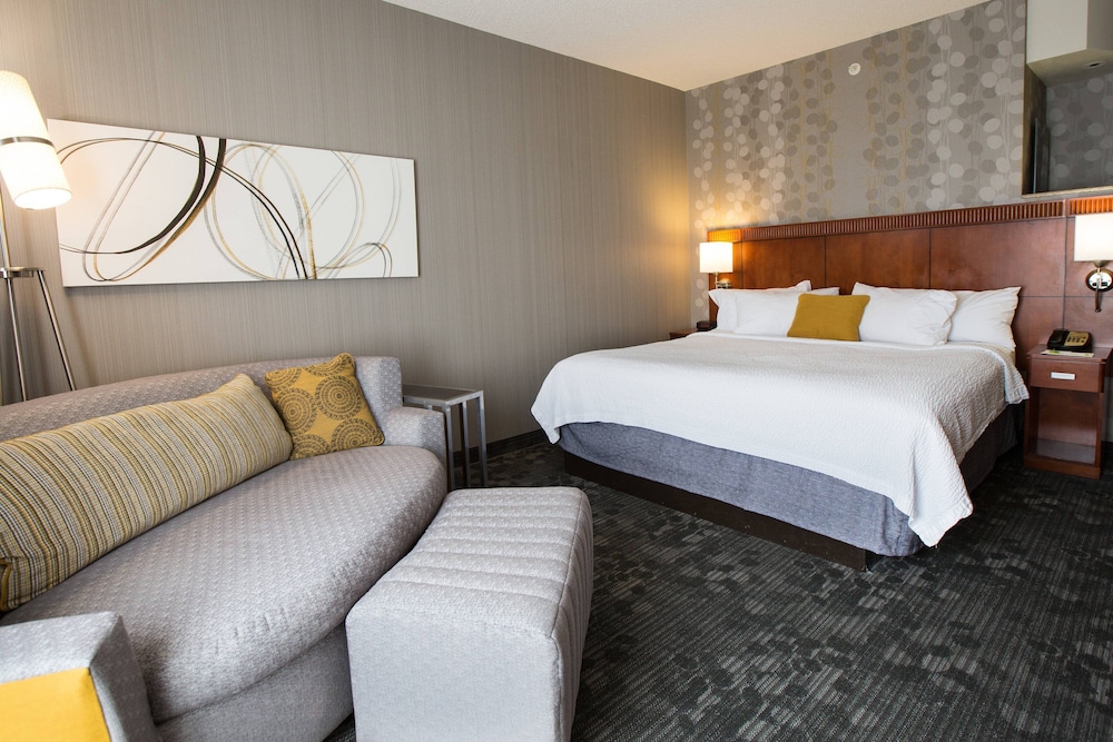 Courtyard by Marriott Winchester Medical Center 16/50
