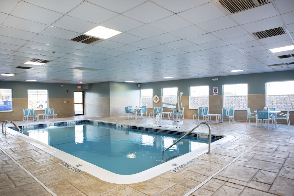 Holiday Inn Express Hotel and Suites Chester-Monroe-Goshen 3/72