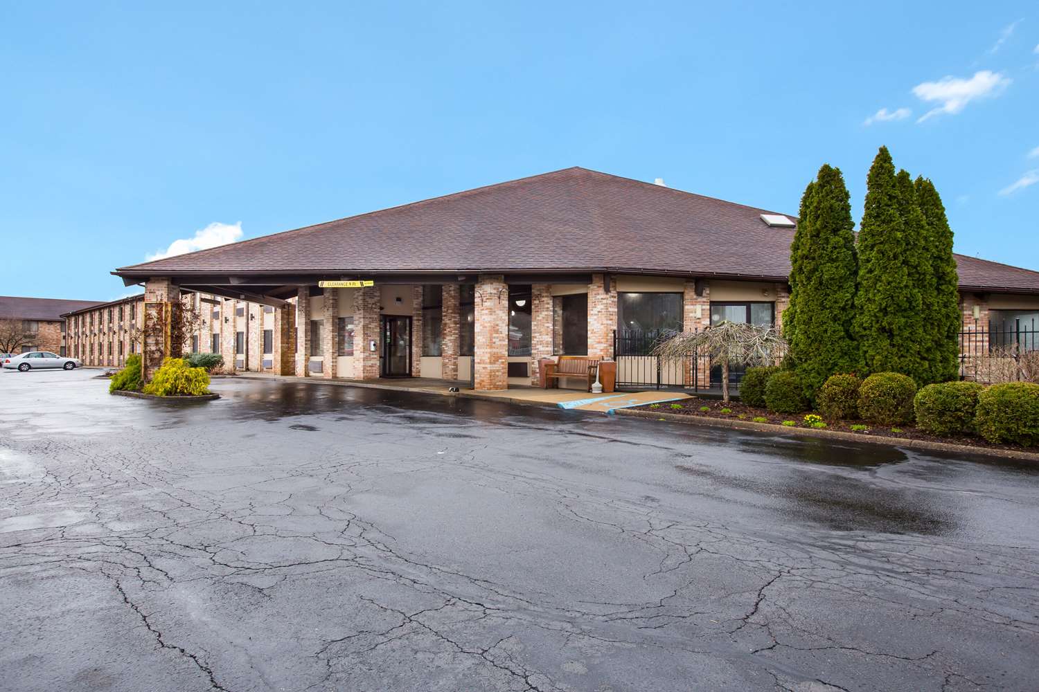 Quality Inn Athens, OH 48/50