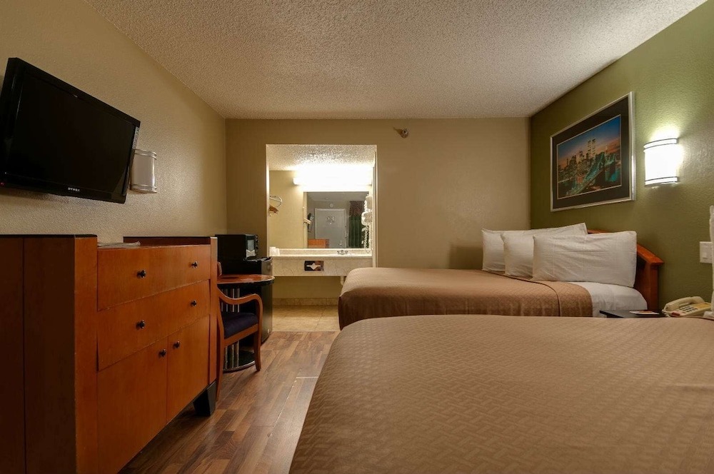 Vagabond Inn Bakersfield South 25/39