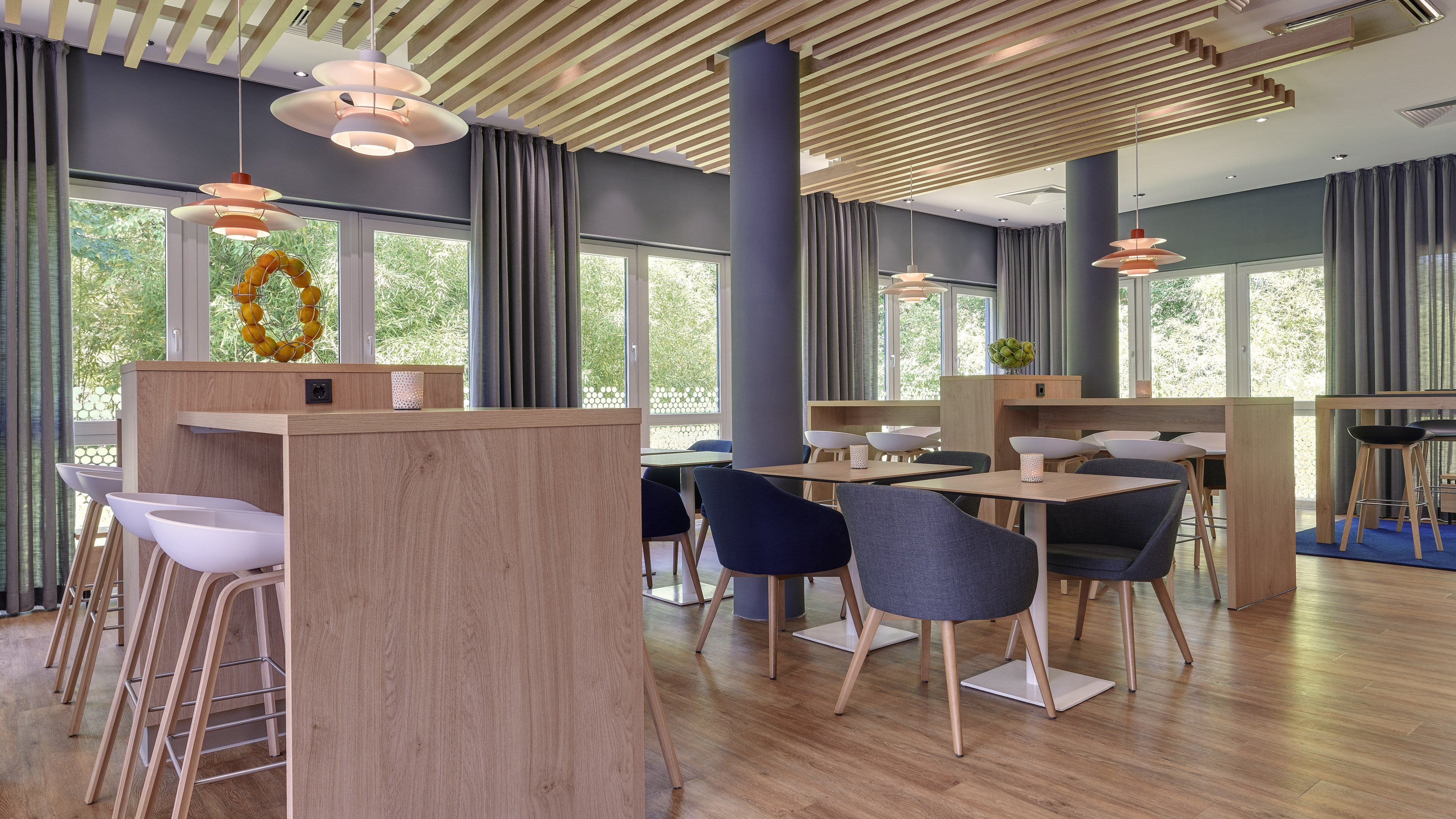HOLIDAY INN EXPRESS COLOGNE TROISDORF 21/42