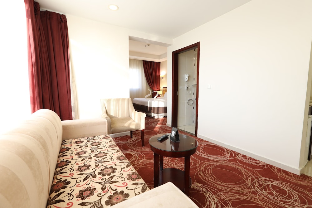 جناح بسرير كينج وسريرين منفصلين بغرفتين، ابراج الريان المكية(Al Rayyan Makiya Towers Hotel) 6/10