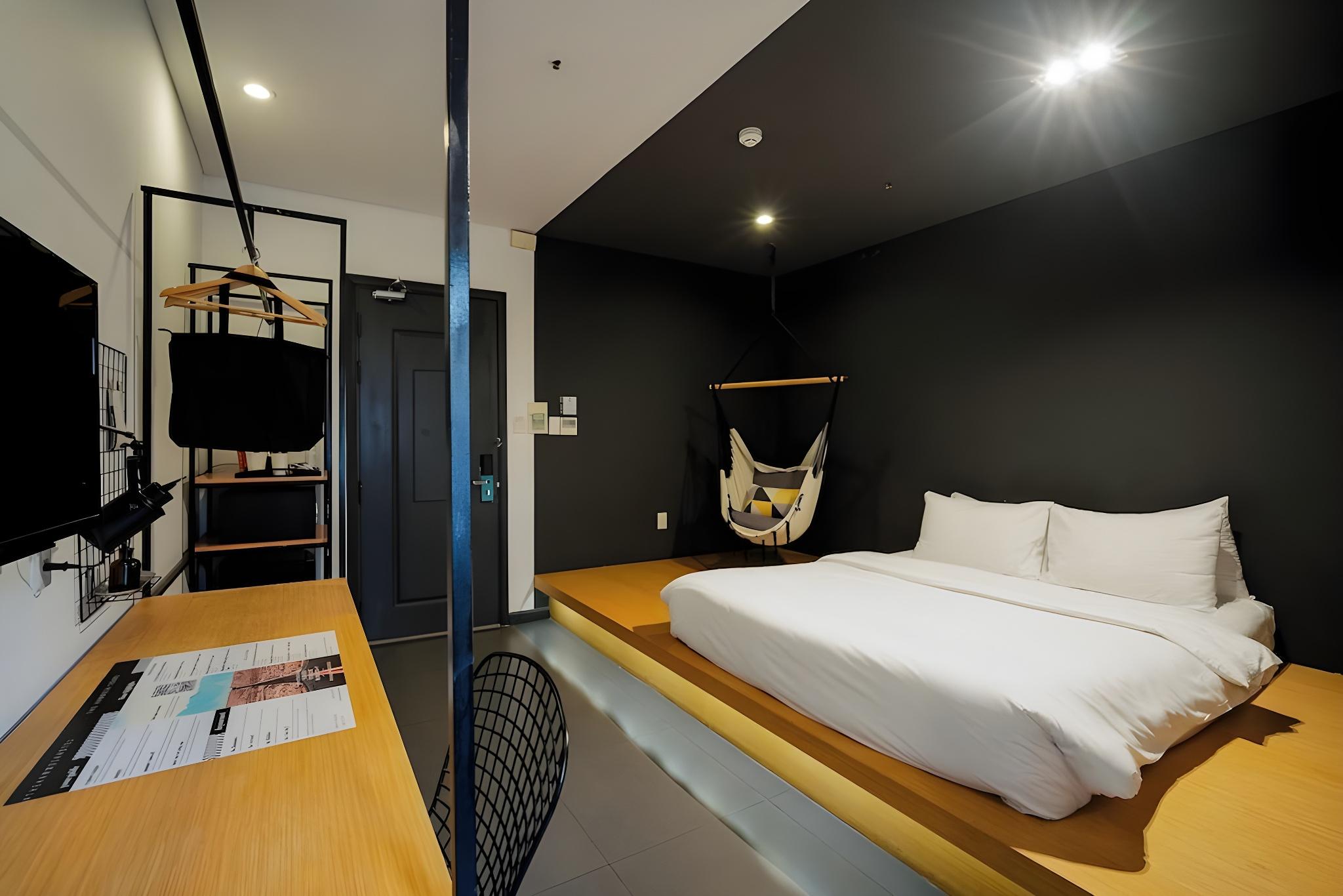 Nest, Deluxe, King Bed