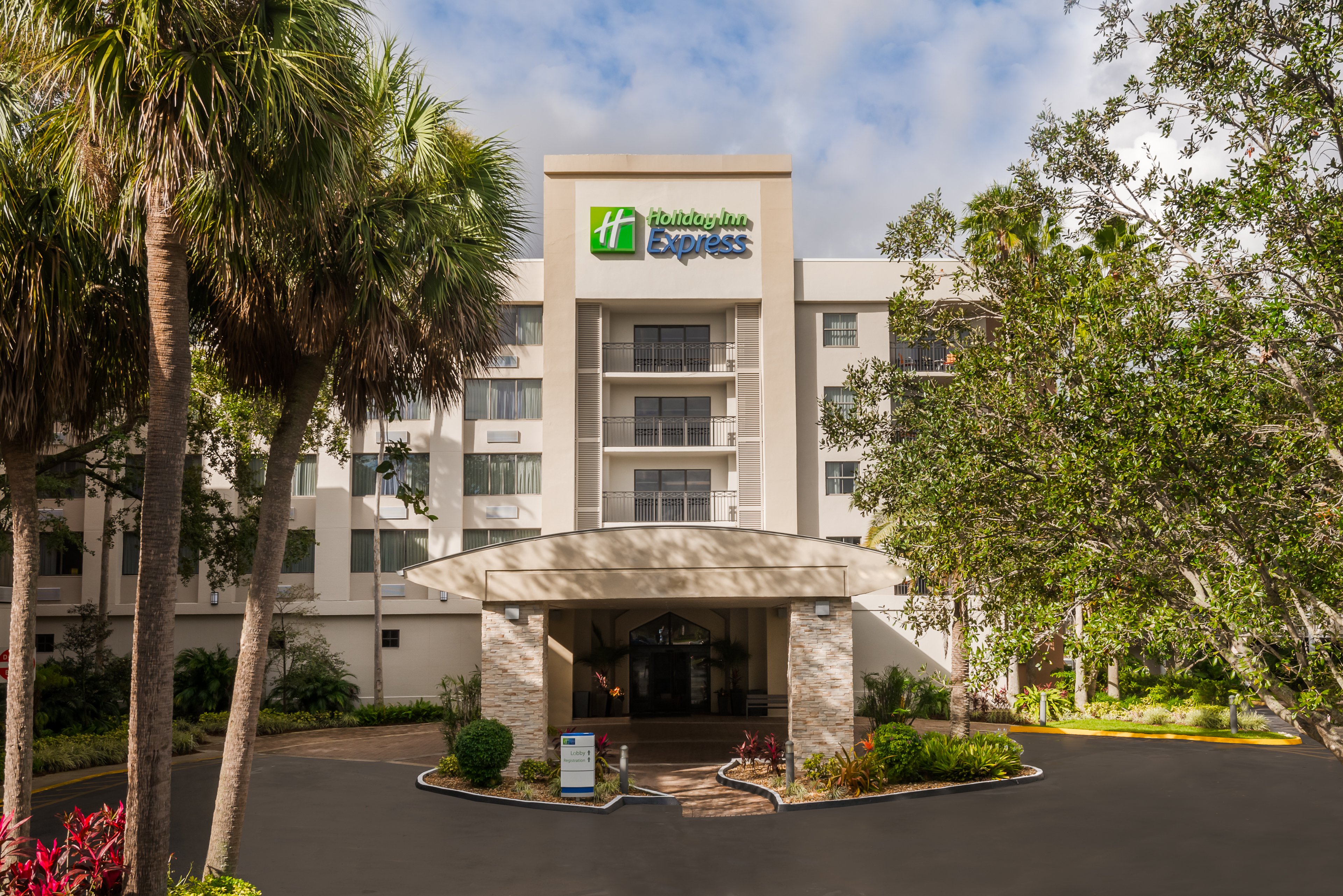 Holiday Inn Express & Suites Ft. Lauderdale-Plantation in PLANTATION - FL