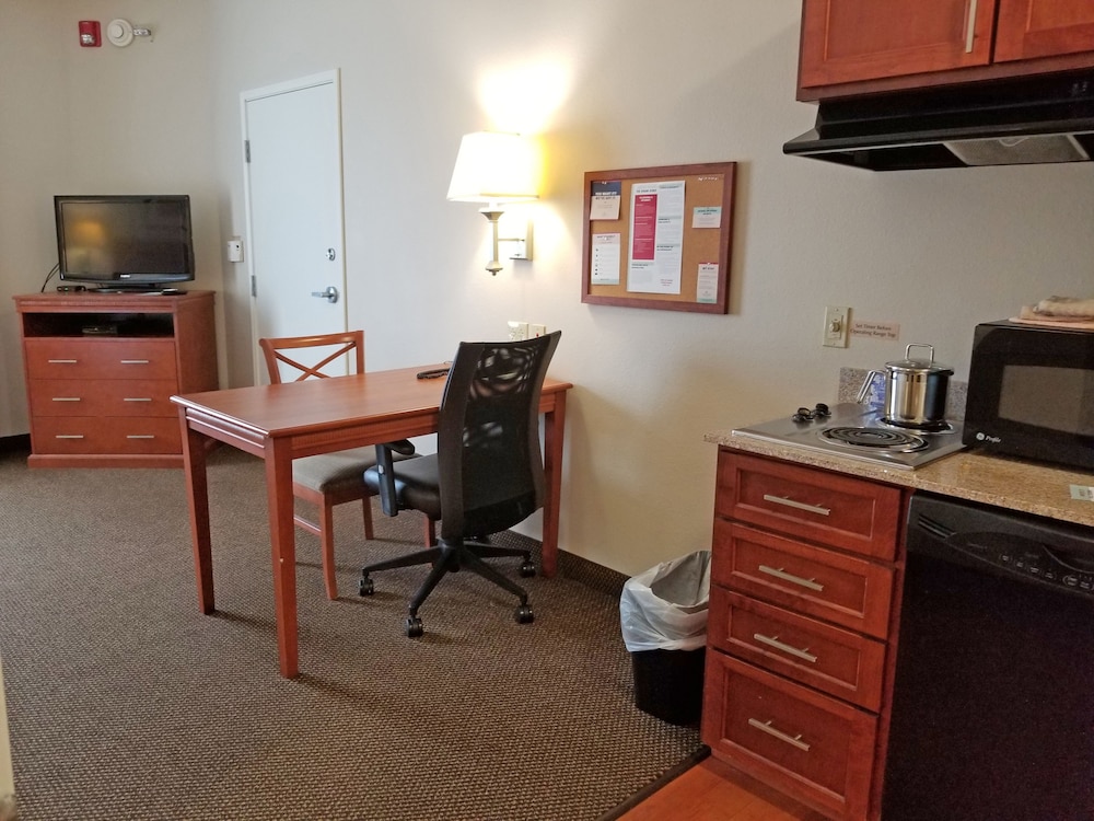 CANDLEWOOD SUITES CAPE GIRARDEAU 54/68