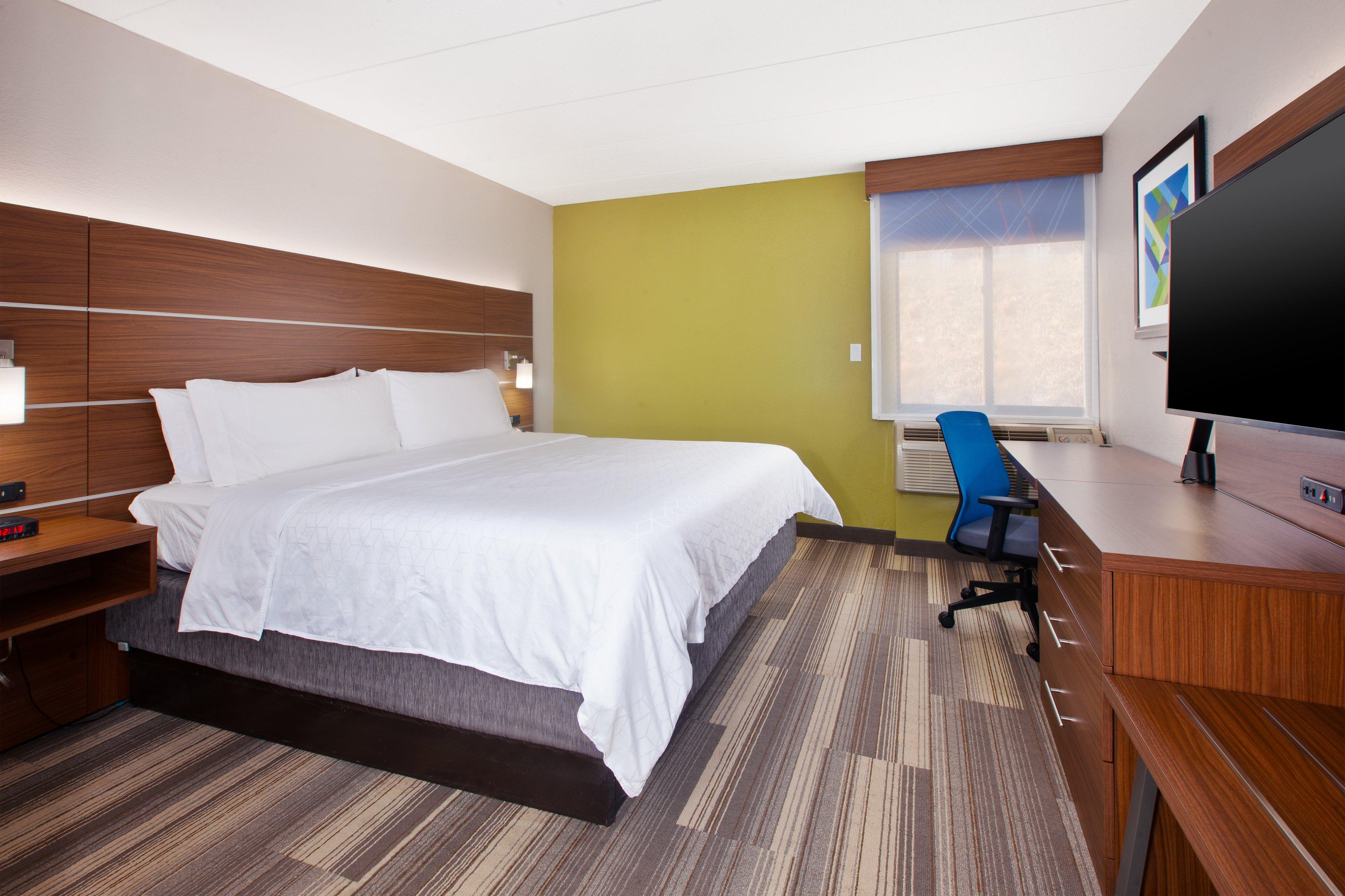 غرفة بسرير كينج، Holiday Inn Express Fairfax - Arlington Boulevard 5/7