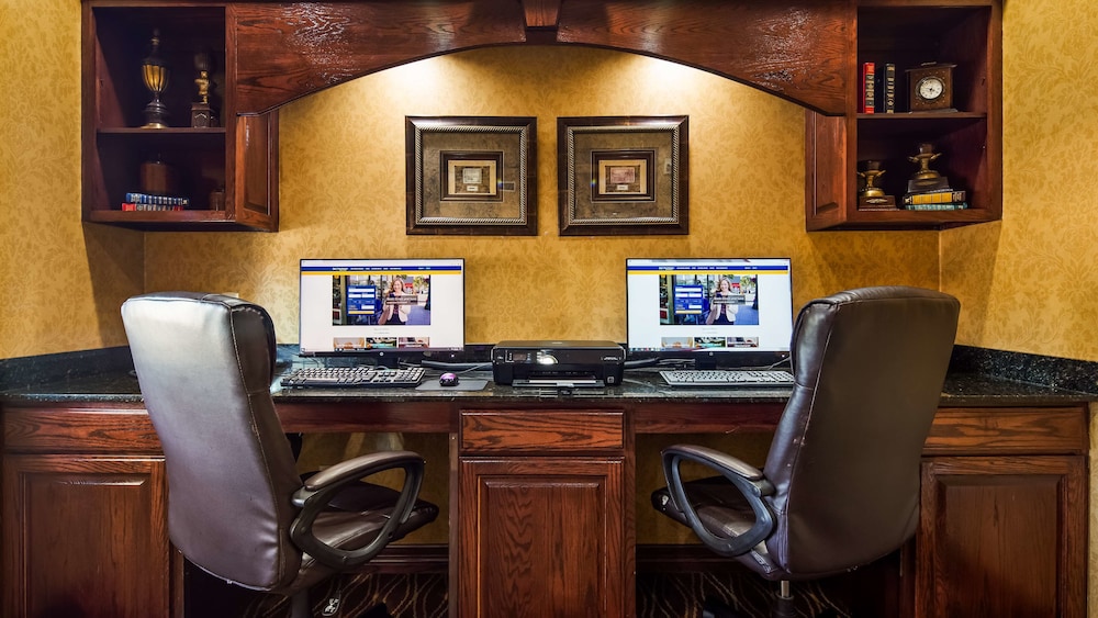 Best Western Plus Crown Colony Inn and Suites 42/59