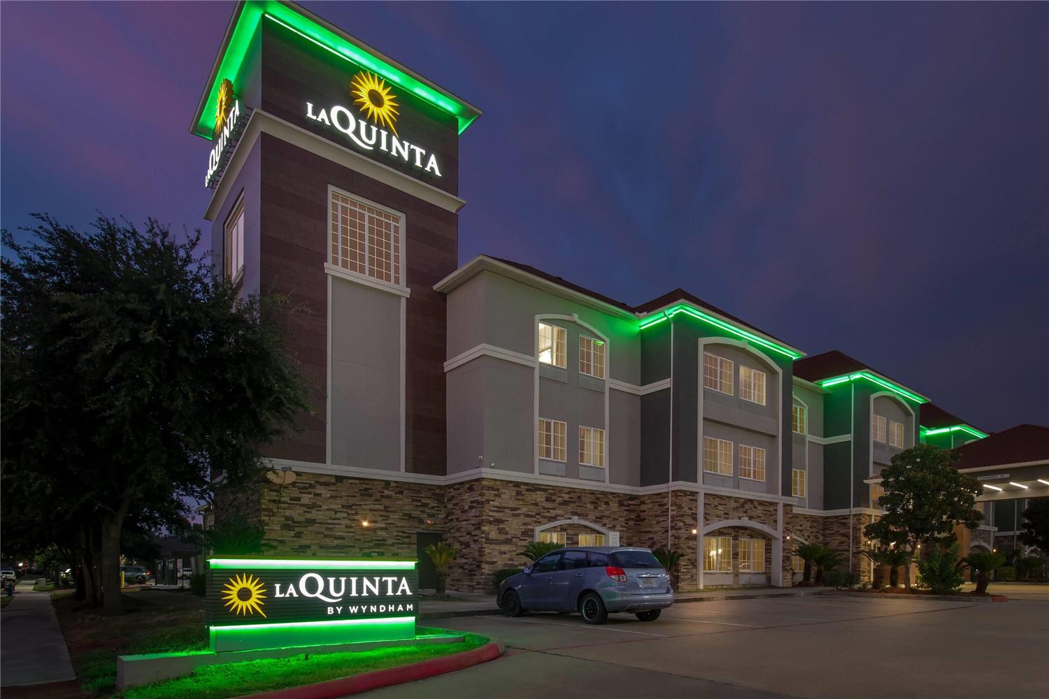 La Quinta Inn & Suites by Wyndham Houston Energy Corridor 56/61