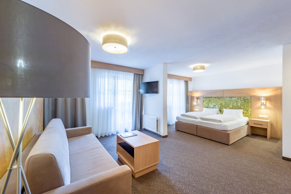 Hotel Tyrol 20/58