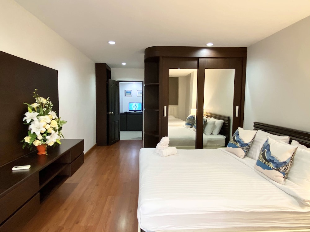14 Place Sukhumvit Suites 17/66
