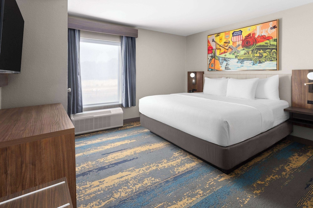 DELUXE, KING BED, SOFA, KITCHEN