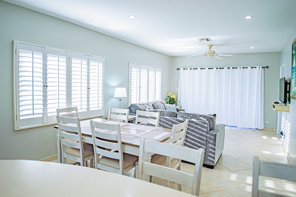 Seven Mile Beach Resort And Club 54/65