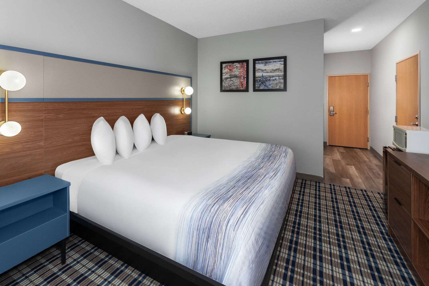 AmericInn Eagle by Wyndham River Downtown 4/26