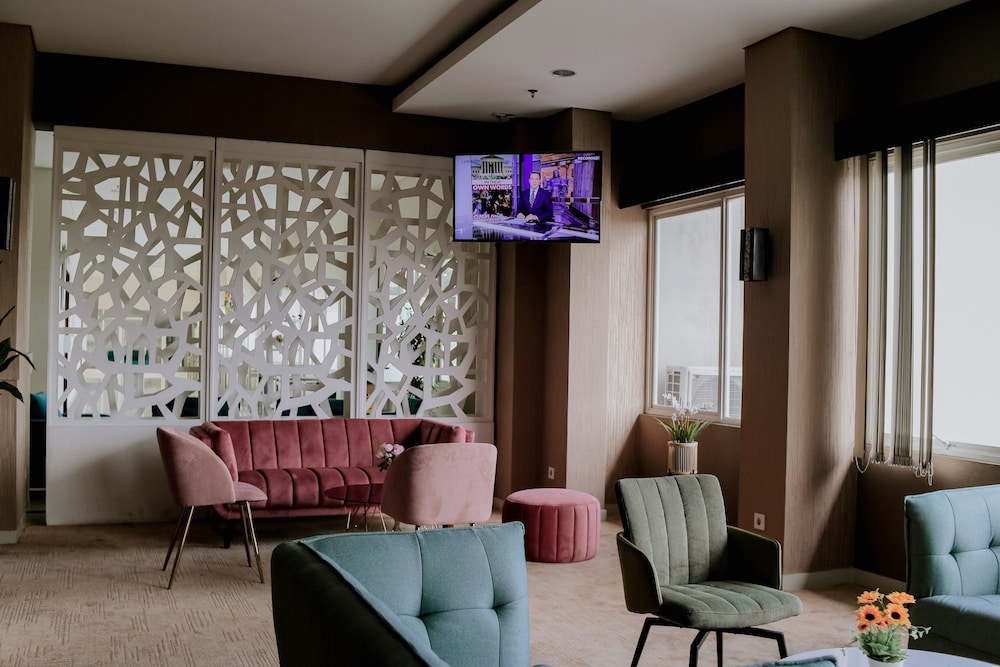 Padjadjaran Hotel 25/70