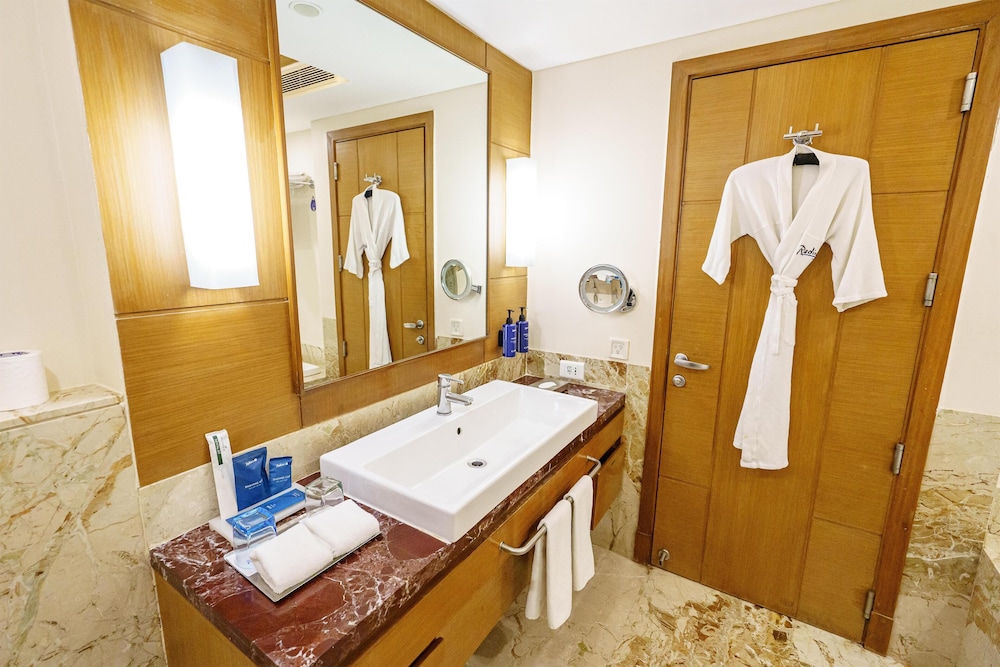 جناح بسرير كينج بغرفة نوم واحدة، Radisson Blu Hotel Indore 10/10