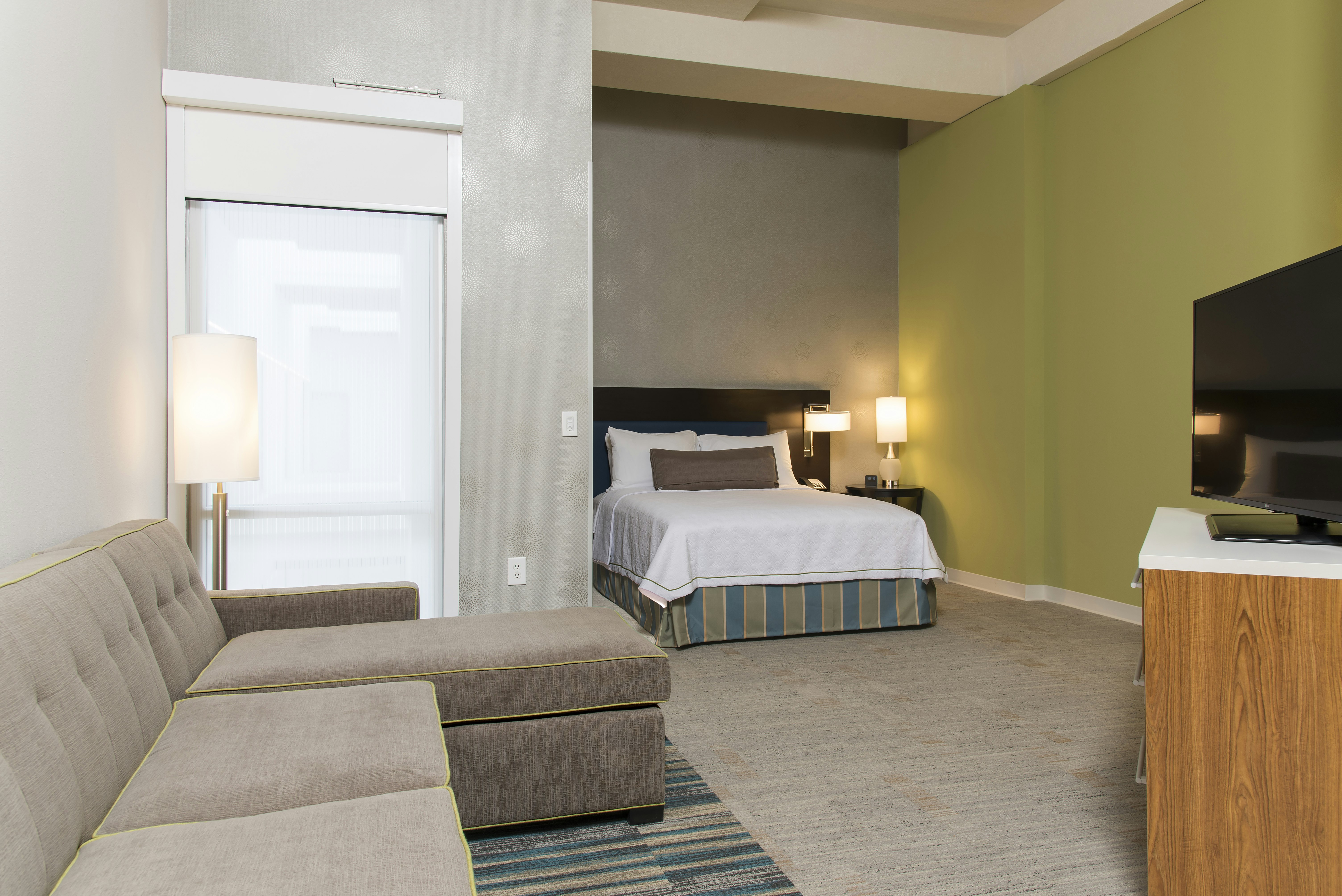 STUDIO, QUEEN BED, ACCESSIBLE