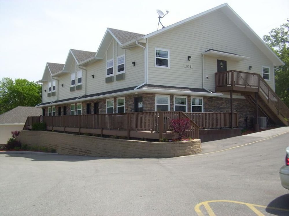 Price Pointe Inn 7/42